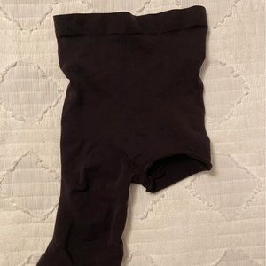 Solution Short One Exposed leg